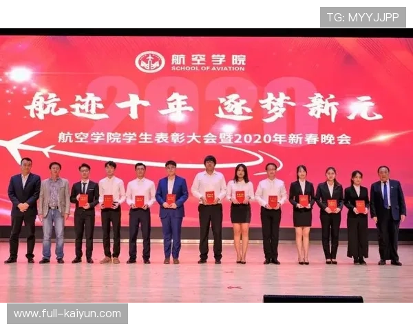 樊城赛事首日成绩揭晓各组前三名车手荣耀登台获表彰